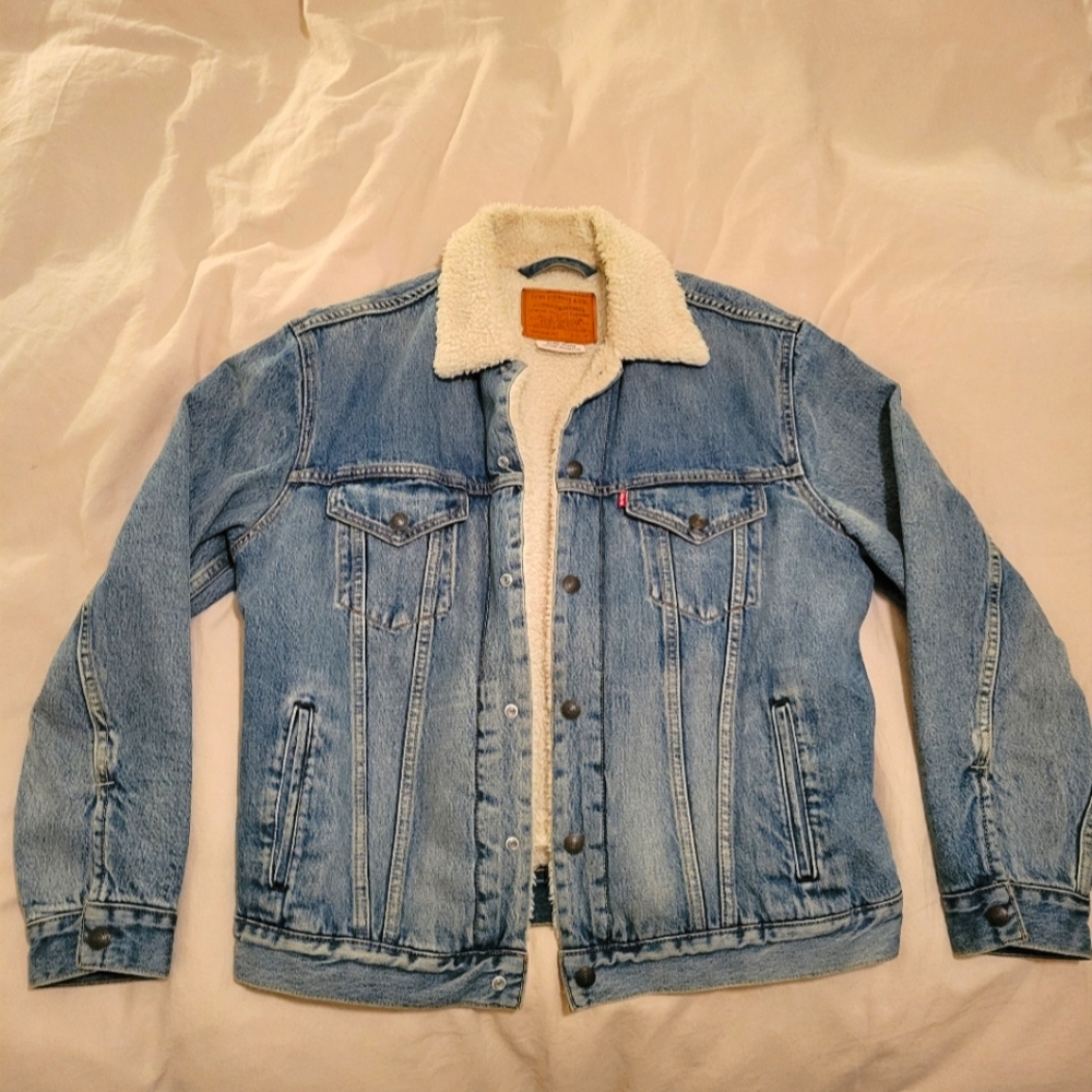 Levis fleece-lined denim jacket